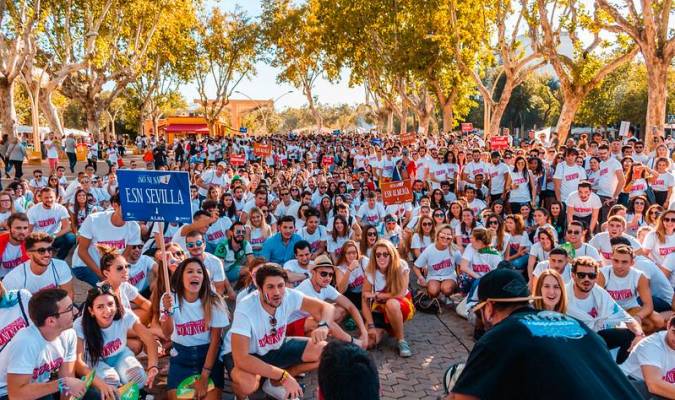 Estudiantes Erasmus en el evento «No Ni Ná» de 2017 en Sevilla. / ESN España
