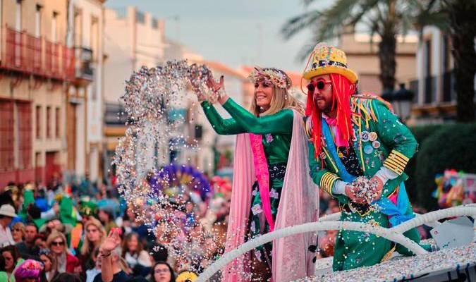 Gines celebra este sábado su esperado Carnaval de Luz