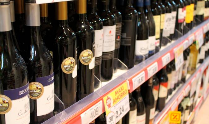 La Junta prohíbe la venta de alcohol a partir de las 18 horas