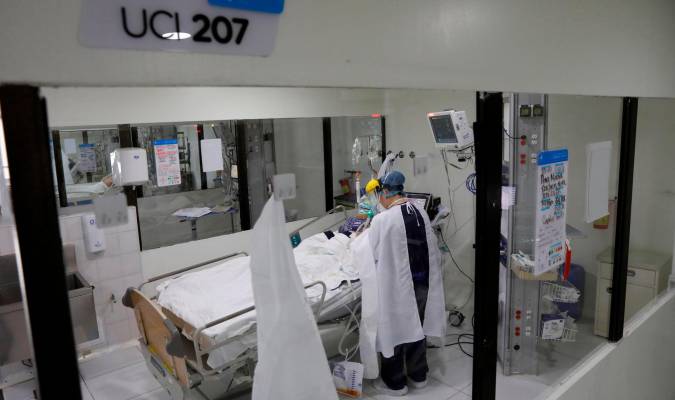 Tercera bajada consecutiva de hospitalizados en Andalucía