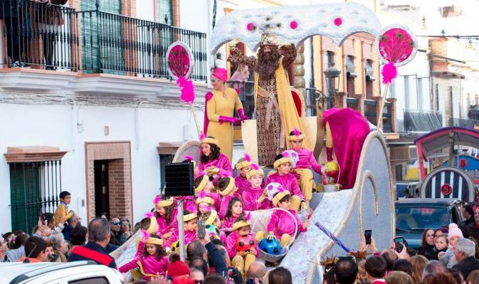 Una de las carrozas de los Reyes Magos en la Cabalgata de 2020, que el próximo 5 de enero serán sustituidas por caballos (Foto: Ayuntamiento de Cantillana).