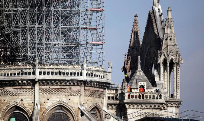 Francia lanza un concurso internacional para reconstruir la aguja de Notre Dame