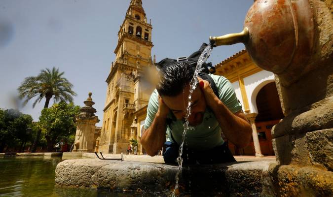 Más de 40 provincias en alerta este domingo con temperaturas de 45ºC en Andalucía