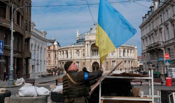 Rusia bombardea Odesa y Kiev, e intenta forzar la rendición de Mariúpol