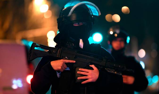 Francia investiga como terrorista el ataque de un joven que mató a un turista en París