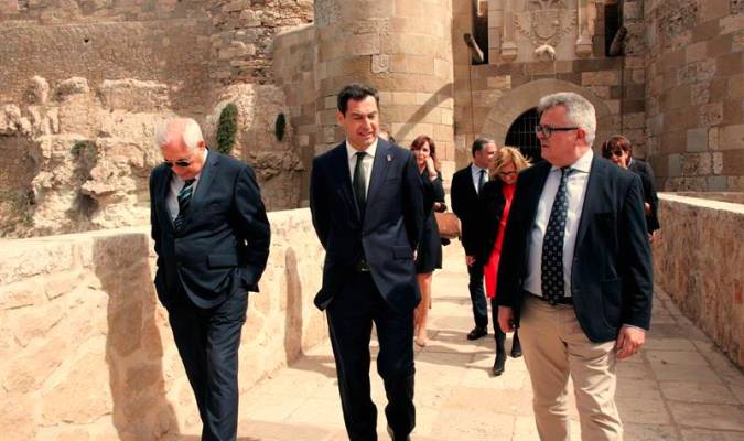 El presidente de la Junta de Andalucía, Juanma Moreno, durante su visita a Melilla. / EFE