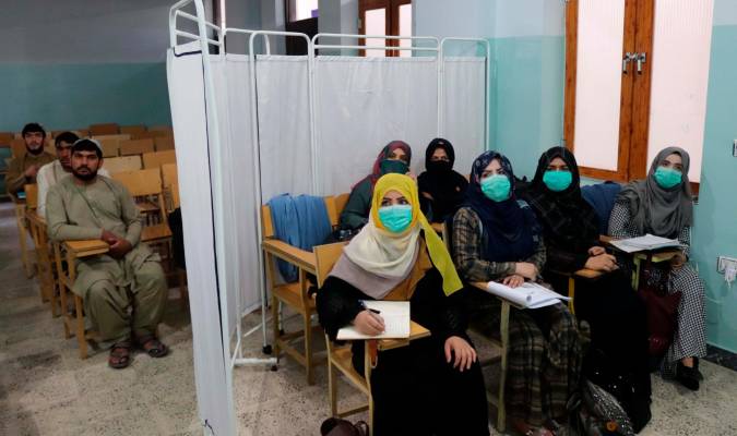 Los talibanes piden ayuda sanitaria internacional