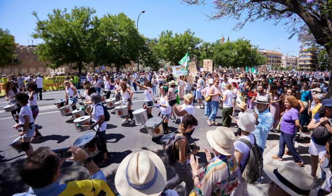 Miles de personas reclaman en Sevilla la paralización de la ley sobre los regadíos de Doñana