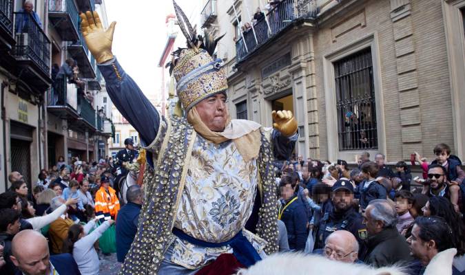 El Heraldo Real recoge las llaves de Sevilla como anticipo de la Cabalgata