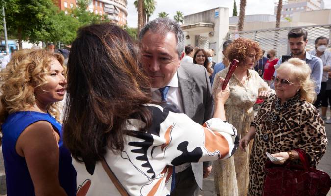 Espadas pide a Moreno firmar que «a la ultraderecha ni agua»