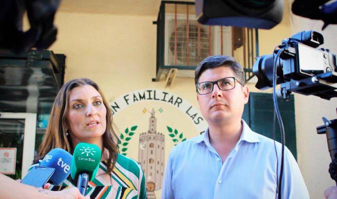 La diputada nacional Sara Giménez junto con Álvaro Pimentel, candidato a la Alcadía de Sevilla por Ciudadanos