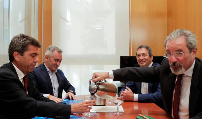 Vox anuncia un acuerdo con el PP para un Gobierno de coalición en la Comunitat Valenciana