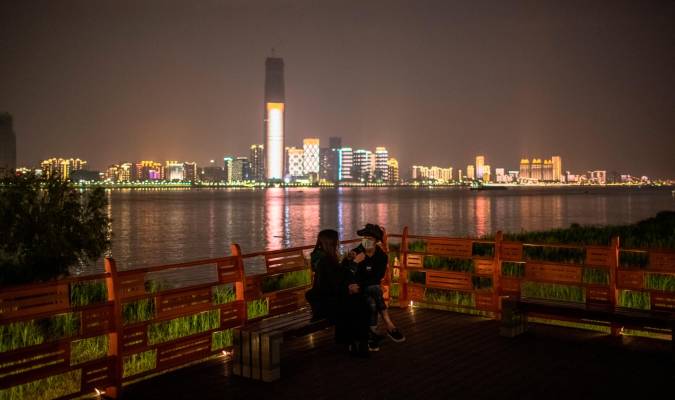 La ciudad china de Wuhan se vuelve a confinar por un rebrote de covid