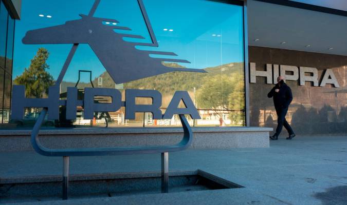 Vista de la fachada de Hipra. / EFE - David Borrat