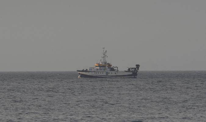 El buque oceanográfico Ángeles Alvariño continúa la búsqueda. EFE/Miguel Barreto