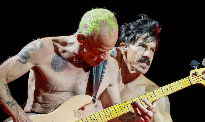 Los Red Hot Chili Peppers más auténticos revientan La Cartuja