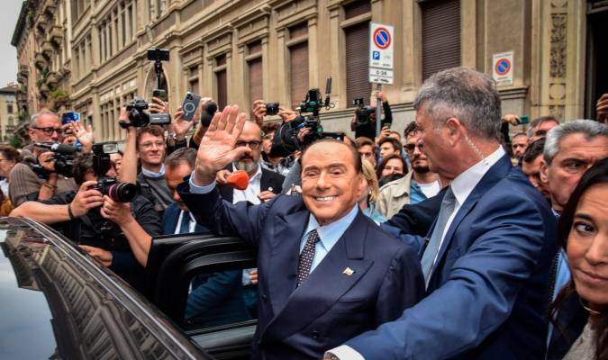 Berlusconi, dado de alta tras 44 días ingresado