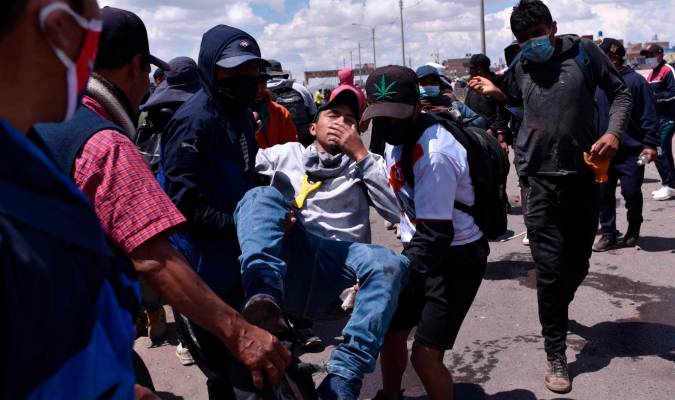 Mueren 17 manifestantes en la jornada más sangrienta de protestas en Perú