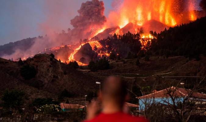 Lava del volcán Cumbre Vieja en la isla canaria de La Palma. / Arturo Jiménez