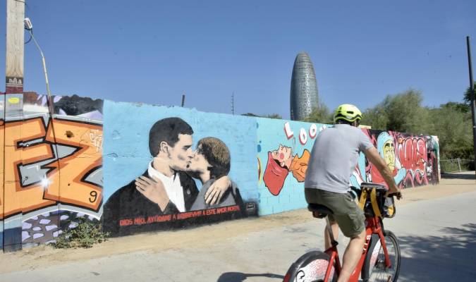 El artista urbano TVBoy sorprende con un mural en Barcelona