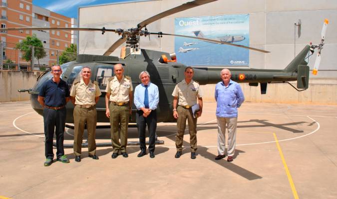 El Ejército de Tierra dona un helicóptero al Instituto Tecnológico Superior ADA