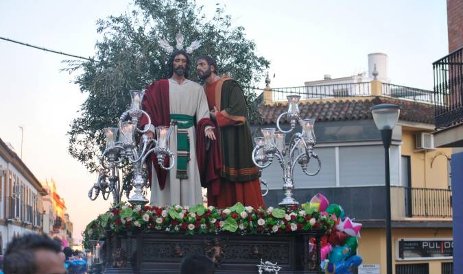 La Asociación Parroquial Paz y Estrella abre la Semana Santa de Alcalá de Guadaíra