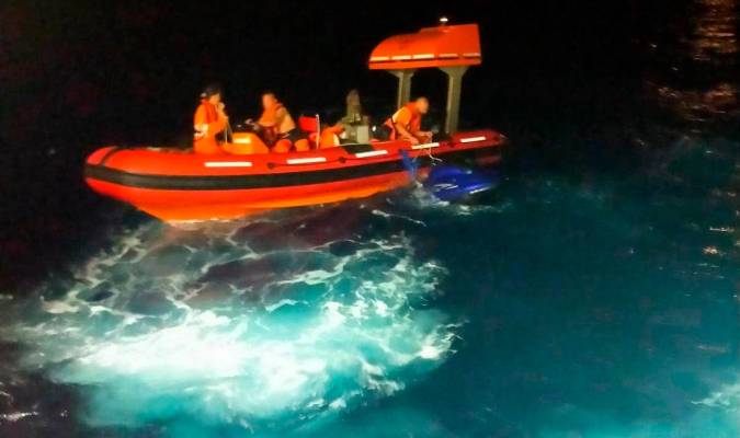 Tres magrebíes rescatados en una embarcación de juguete en Bolonia