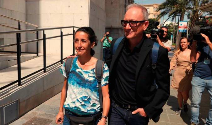La madre de Gabriel Cruz, Patricia Ramírez, este martes, a su llegada a la Audiencia de Almería. / EFE