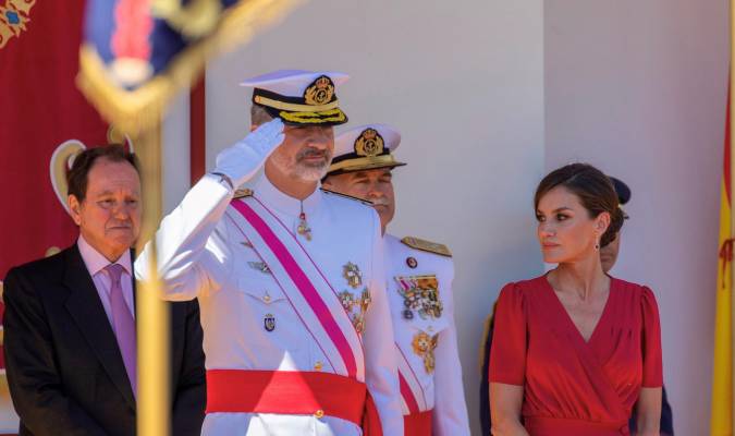 Sevilla se desborda con el desfile de las Fuerzas Armadas