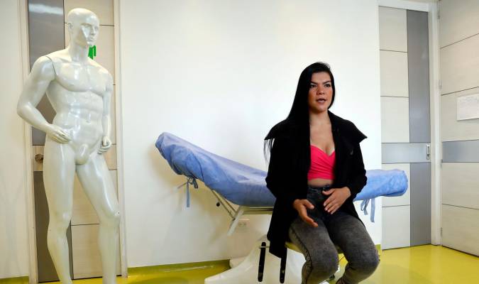 Sin senos sí hay paraíso: Cuando retirar prótesis mamarias devuelve la vida