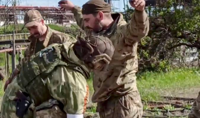 Rusia dice que los 256 soldados de Azovstal se rindieron y son prisioneros