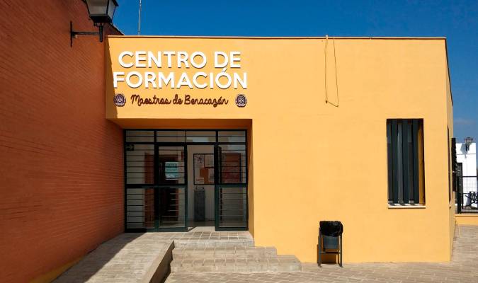 El instituto de Benacazón compartirá clases con un edificio municipal