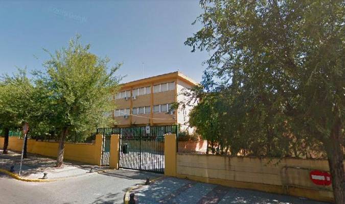 Alcalá abre seis colegios para la entrega de comida a los menores