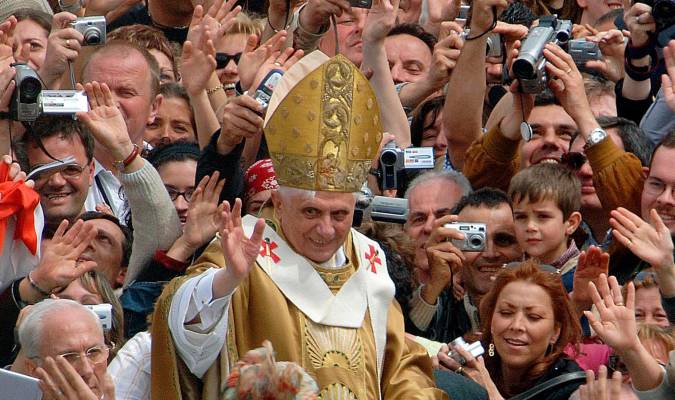 El papa Benedicto XVI en una imagen de 2005. / DPA - E.P.