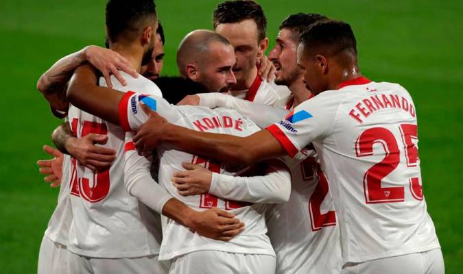 Koundé y Rakitic dan la ventaja al Sevilla para la vuelta del Camp Nou