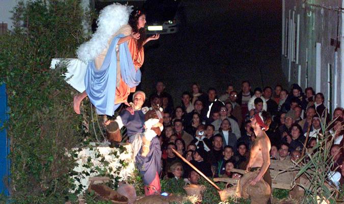 Momento de la cabalgata de los Reyes Magos en Higuera de la Sierra (Huelva).