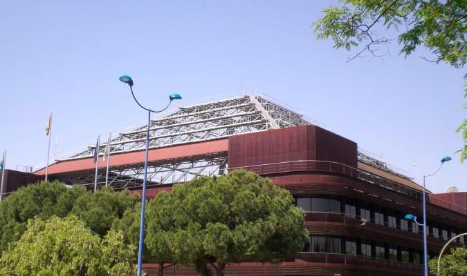 El edificio en Cartuja donde tiene su sede en Sevilla el Centro de Investigación de la Comisión Europea, que ofrece cinco contrataciones para reforzar su área de análisis de política fiscal.
