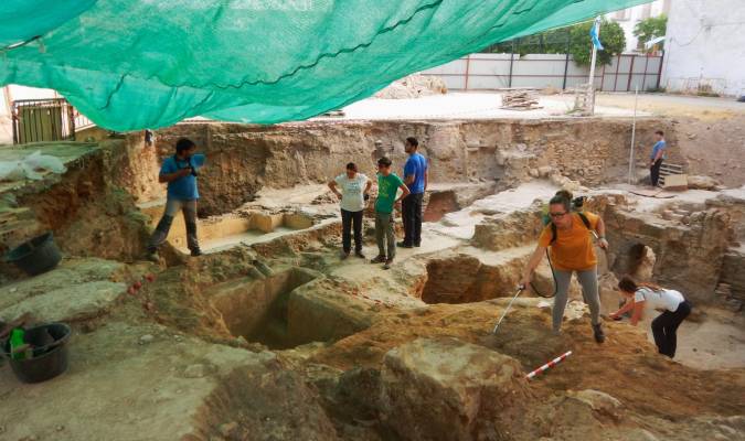 Alumnos de arqueología de la UPO realizarán prácticas en un solar de la Edad del Cobre