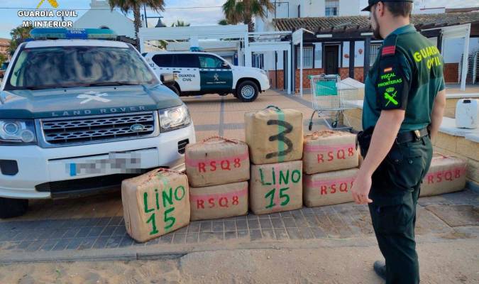 Cinco detenidos e intervenidos 2.300 kilos de hachís