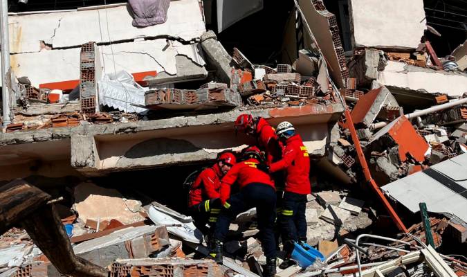 El número de víctimas del terremoto en Turquía supera ya las 43.500