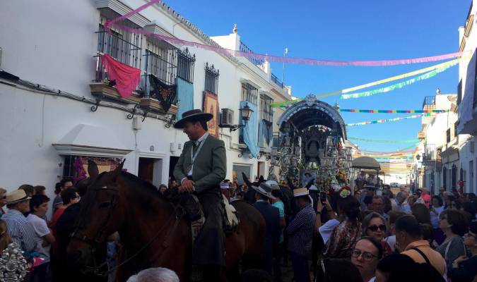 La Puebla se vuelca con la hermandad del Rocío de Osuna