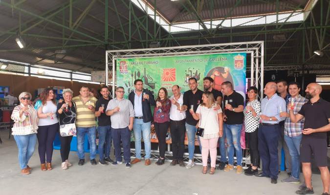 Inauguración en la caseta municipal de Guillena de la IX Feria de la Tapa que se celebra del 18 al 20 de octubre