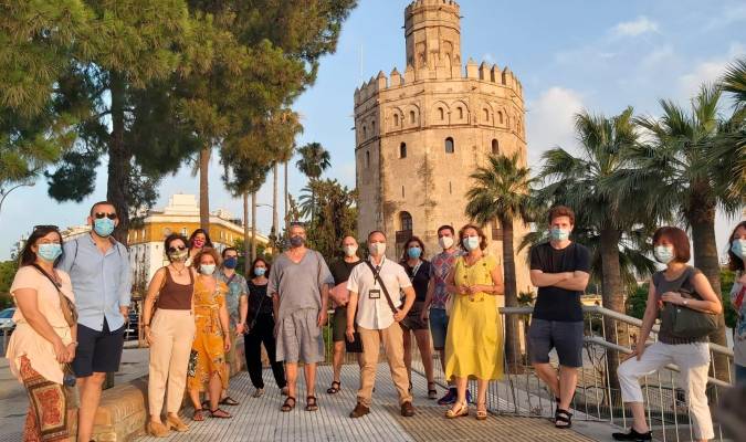 Magallanes y los guías turísticos vuelven a dar vida a las calles de Sevilla