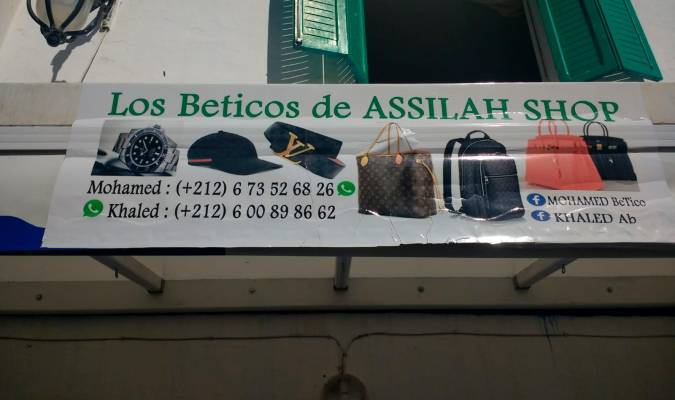  Tienda de deportes y otros artículos "Los béticos de Assilah". / El Correo