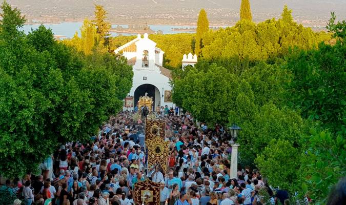 Procesión de San Benito en el real de la ermita el domingo de su romería. / Francisco J. Domínguez