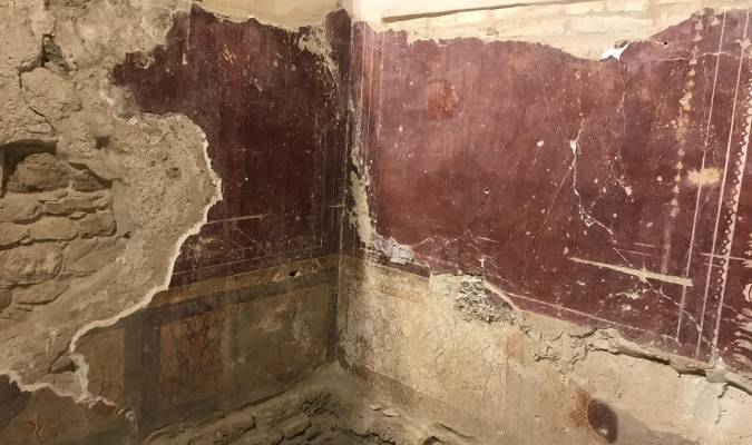 Restauran las pinturas murales de la ‘Pompeya ecijana’