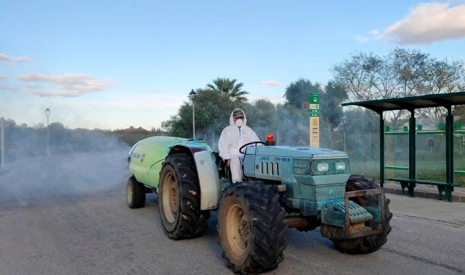 Los tractores solidarios de Benacazón vuelven a sus calles