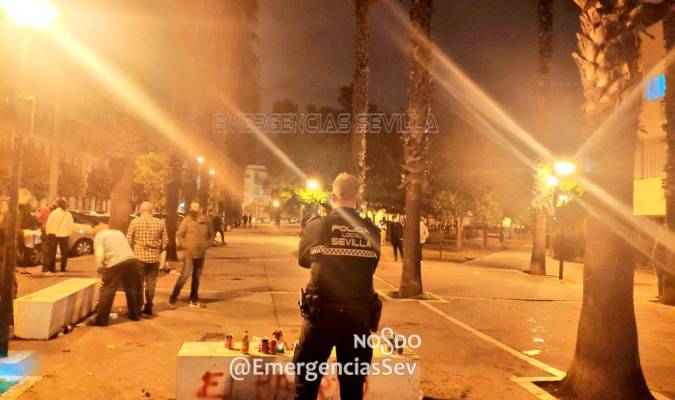 La Policía disuelve un botellón en Heliópolis