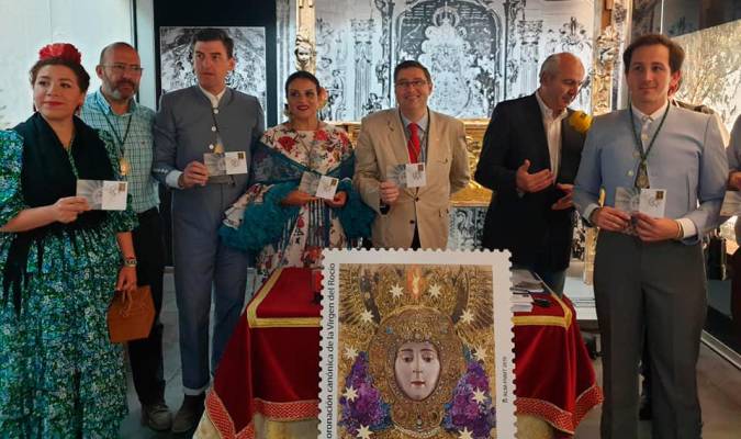 Correos dedica un sello a los cien años de la coronación de la Virgen