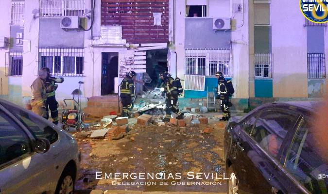 Desalojan dos bloques de pisos por una explosión en el Polígono Sur